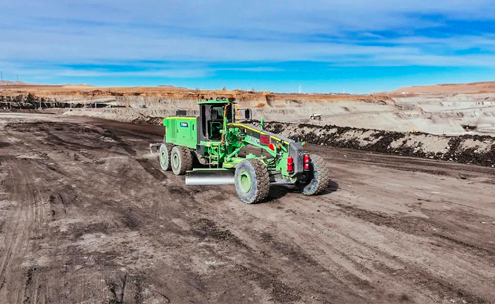 全國首臺！礦用大功率純電動平地機震撼登場！