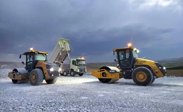 筑夢歐洲-土耳其：壓路機巖石填方壓實作業