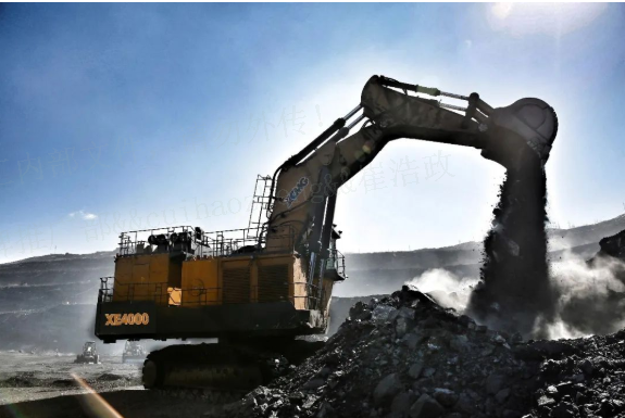 近5萬小時高效出勤！徐工XE4000液壓鏟受礦區(qū)高度贊揚！