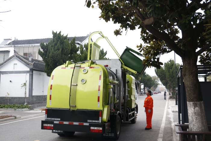 零碳收運(yùn)、高效閉環(huán) | 徐工純電動(dòng)餐廚垃圾車助力賈汪潘安湖綠色環(huán)衛(wèi)升級(jí)