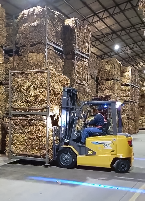 徐工鯤鵬電動叉車：煙草運輸的安全高效新選擇