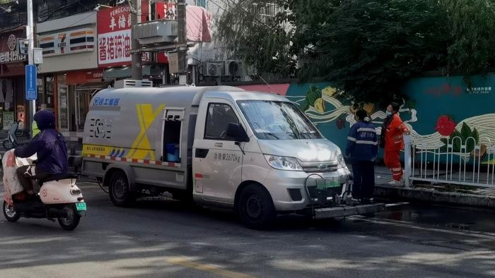 徐州這條網(wǎng)紅巷的“臉面”，竟被這臺(tái)車承包了？！